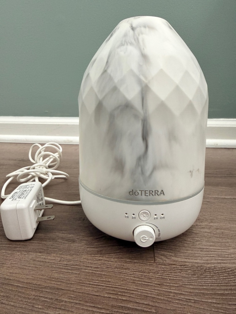 Doterra Volo Handcrafted Marble White Ultrasonic Essential Oil Diffuser 🧘🏼♀️